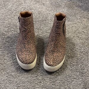 Universal Thread Leopard Print Wedges